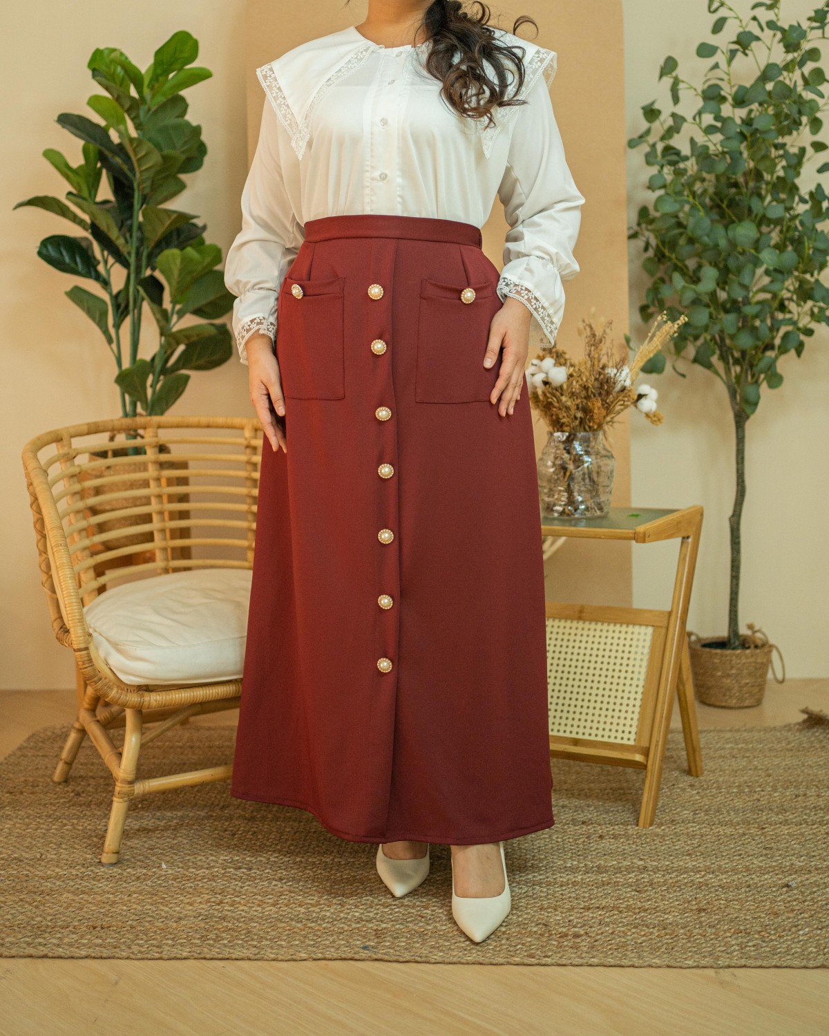 Ji-Soo Button Skirt (Maroon)